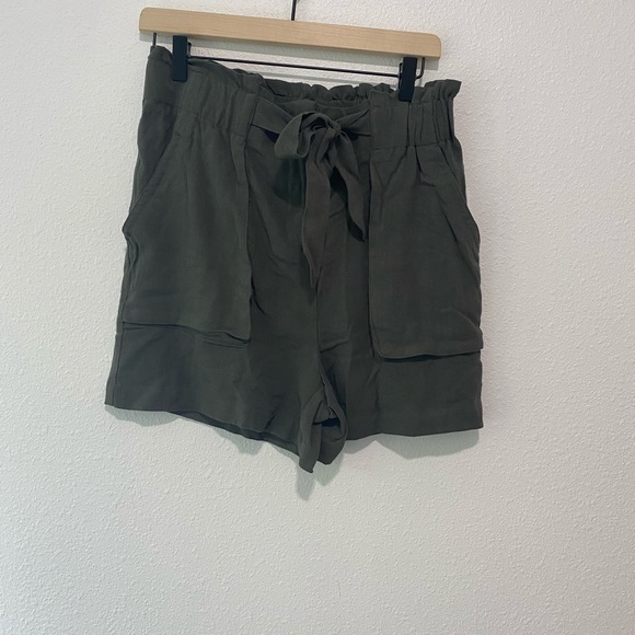Adyson Parker Tie Waist Paper Bag Shorts SZ M - Picture 2 of 5